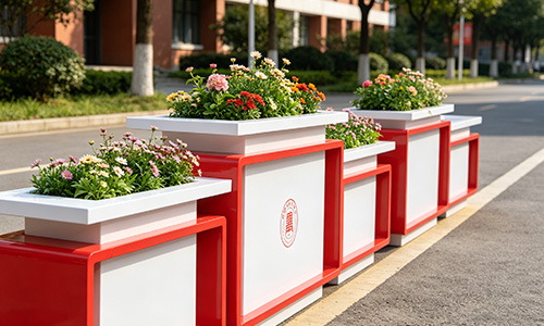 不止于绿化！校园花箱也能玩出 “青春格调”