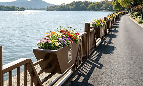 湖塘老街 1.3 公里焕新：花箱护栏为千年古街注入新生机