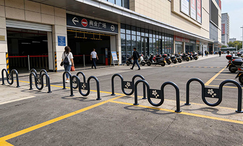 电瓶车禁入护栏 守护城市通行秩序安全